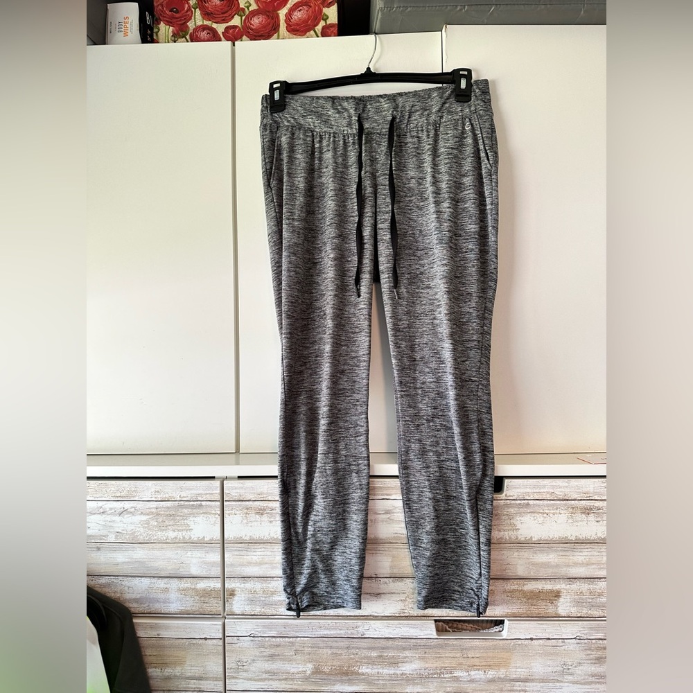 🩶 GAPFit Maternity Brushed Tech Jersey Gray Track Pants Joggers Medium